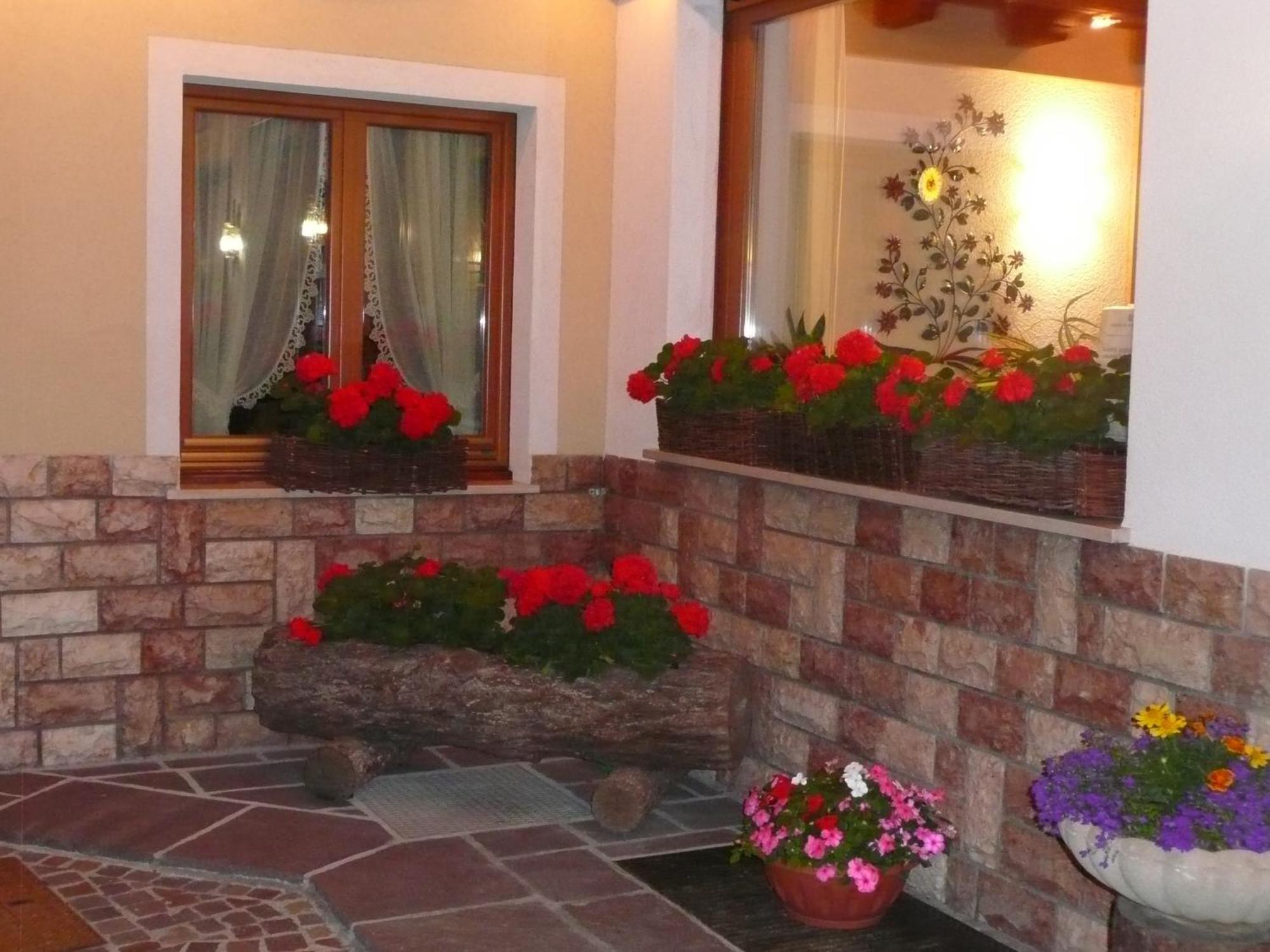 Hotel Garni Ai Serrai Rocca Pietore Exterior photo